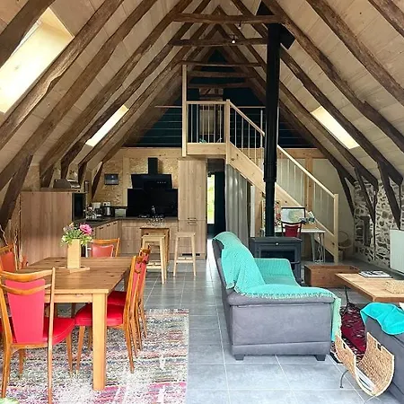 Feriehus Le Couderc De Coubisou, Grange Renovee *
