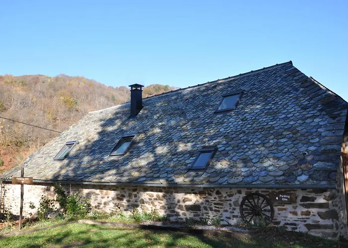 Feriehus Le Couderc De Coubisou, Grange Renovee *