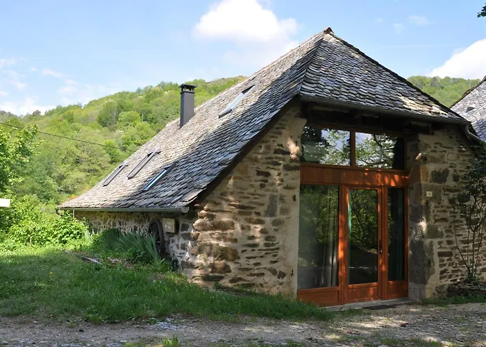 Feriehus Le Couderc De Coubisou, Grange Renovee Coubisou